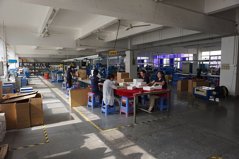 Eyewear sample evaluation and quality check