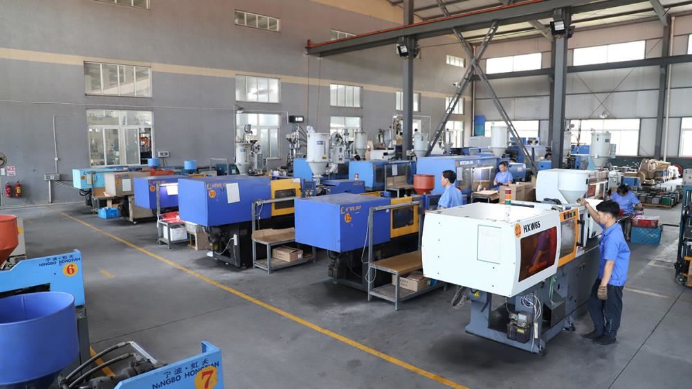 Sunglasses Injection Molding Production Workshop
