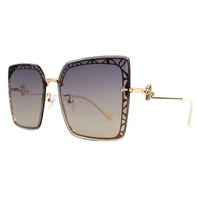 M10990 crystal/gold/black square metal sunglasses