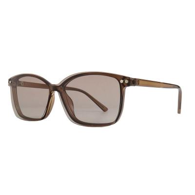 M11041 brown/taupe square metal sunglasses